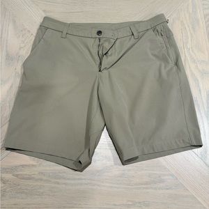 Lululemon Men’s Classic-Fit Short 9” Used in Great Condition